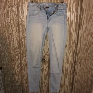 Only worn a few times, full length Hi-Rise denim